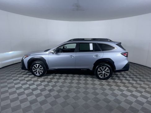 Used 2024 Subaru Outback Premium AWD/4WD image 6