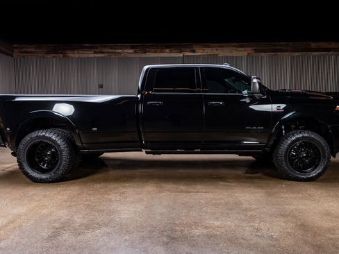 Used 2025 RAM 3500 Limited image 11