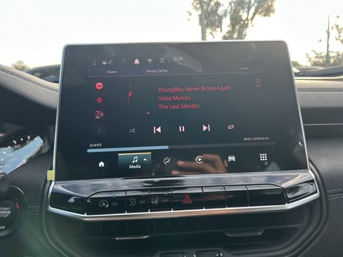 New 2026 Jeep Compass Latitude image 25