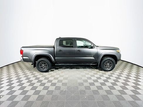 Used 2018 Toyota Tacoma SR5 image 11