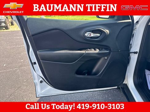 Used 2014 Jeep Cherokee Latitude AWD/4WD image 18
