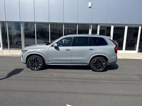 Certified 2025 Volvo XC90 B6 Plus image 2