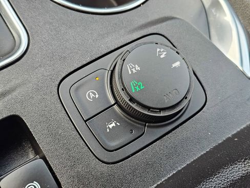 Certified 2023 Chevrolet Traverse Premier AWD/4WD image 32