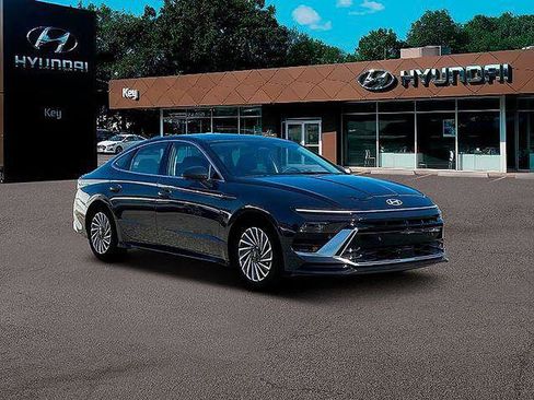New 2025 Hyundai Sonata Limited FWD image 12