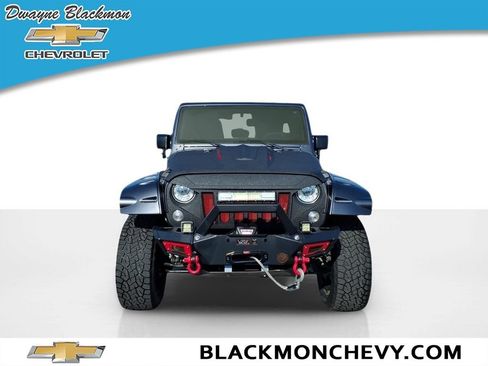 Used 2017 Jeep Wrangler Unlimited Rubicon w/ Connectivity Group AWD/4WD image 8