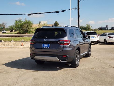 Used 2023 Honda Pilot Elite image 7