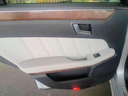 Used 2013 Mercedes-Benz E 350 Sedan image 66