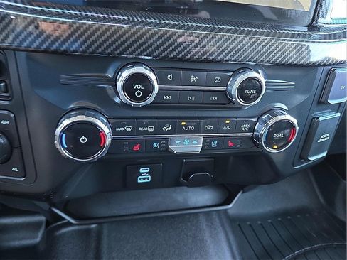 Used 2022 Ford F150 Lariat w/ Equipment Group 501A Mid image 13