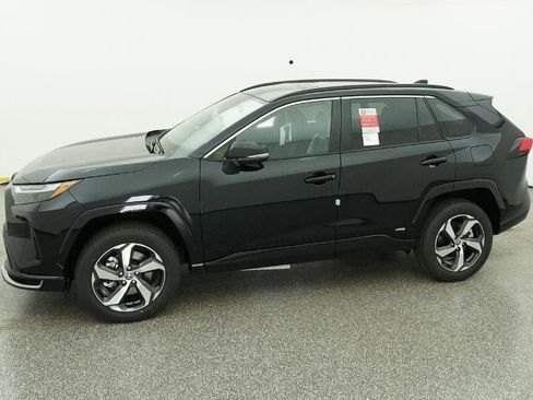 New 2025 Toyota RAV4 SE image 2