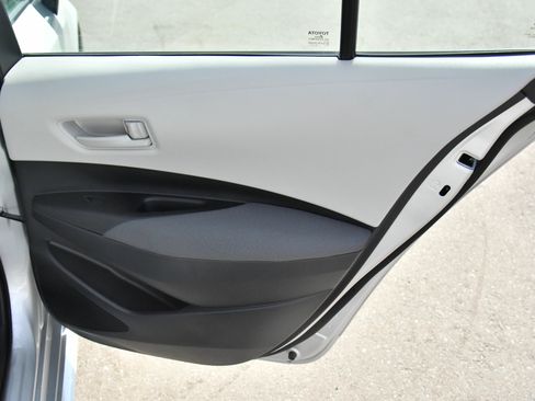 Used 2025 Toyota Corolla LE w/ LE Premium Package FWD image 40