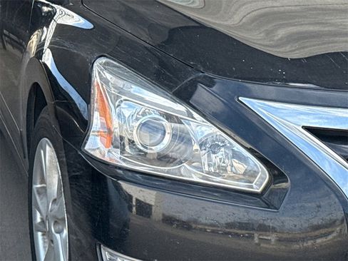 Used 2015 Nissan Altima 2.5 SL w/ Moonroof Package image 4