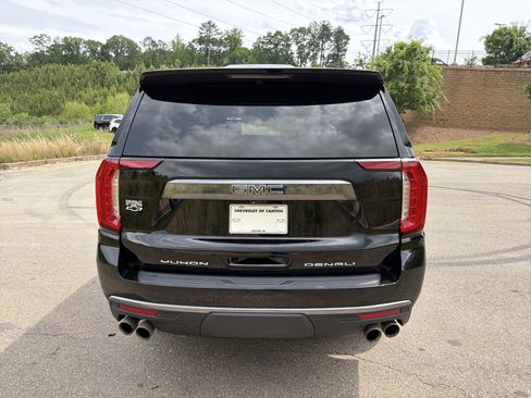 Used 2023 GMC Yukon Denali Ultimate AWD/4WD image 6