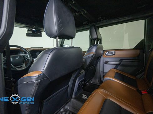 Used 2024 Ford Bronco Outer Banks AWD/4WD image 30