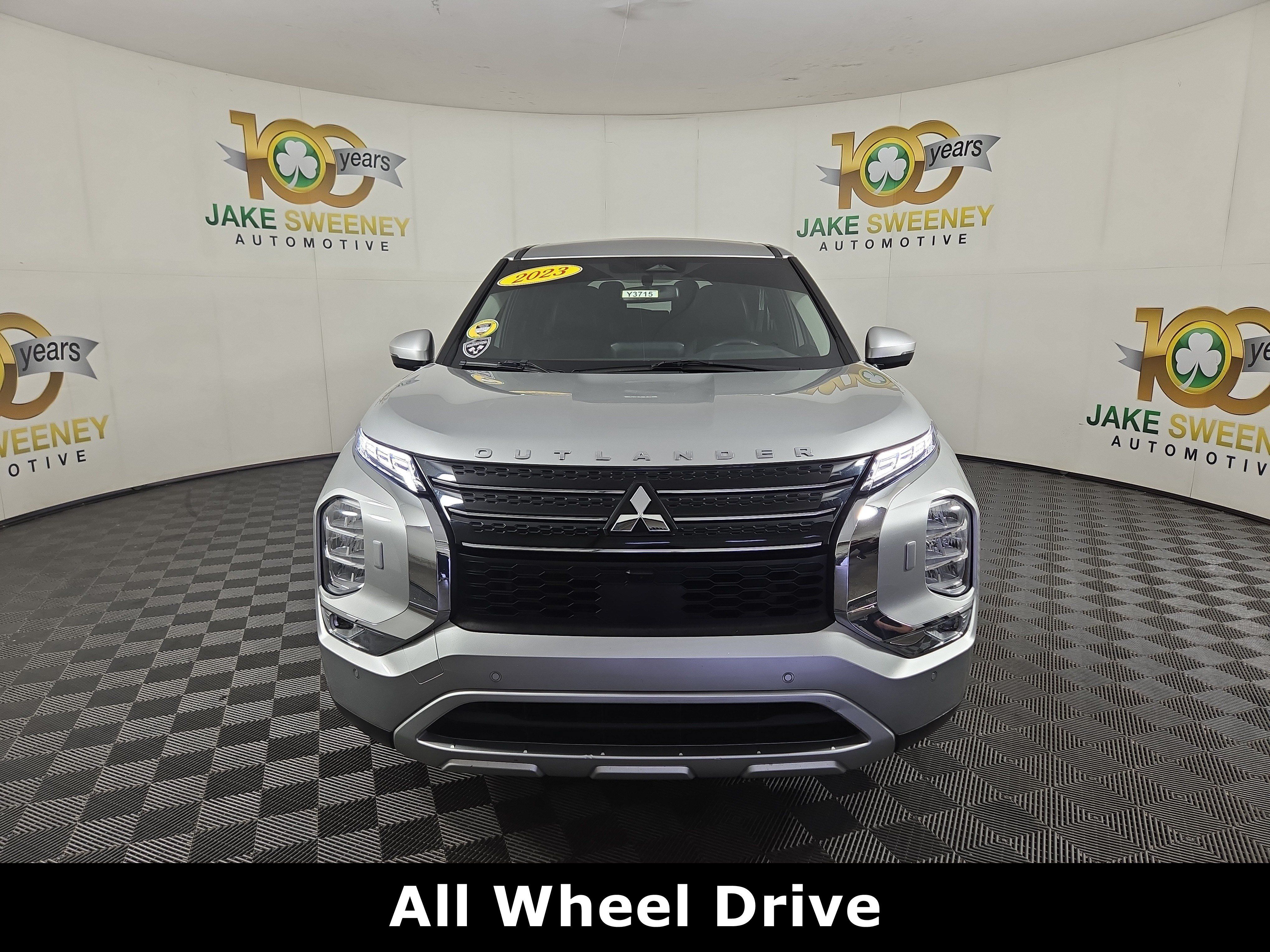 Used 2023 Mitsubishi Outlander SE AWD/4WD image 2
