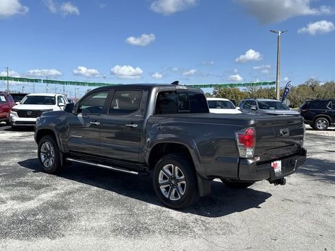 Used 2019 Toyota Tacoma Limited image 10