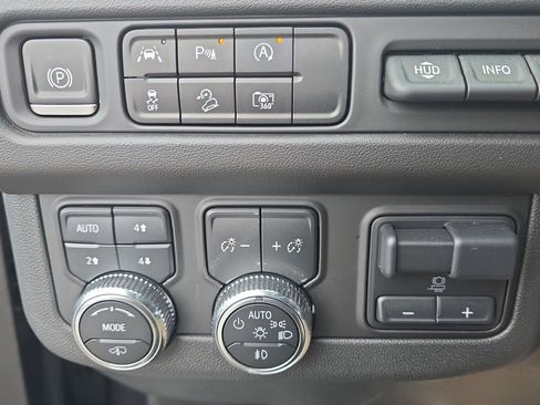 Certified 2024 GMC Yukon XL AT4 w/ AT4 Premium Plus Package AWD/4WD image 29