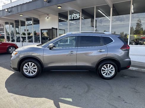 Used 2019 Nissan Rogue SV AWD/4WD image 3
