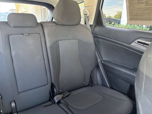 Used 2025 Kia Sportage LX AWD/4WD image 35