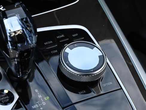 Certified 2023 BMW X5 xDrive40i w/ Executive Package image 21