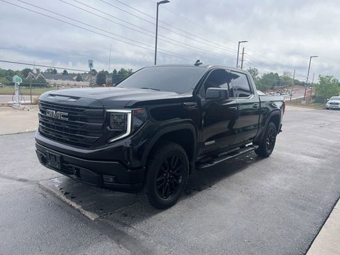 Used 2023 GMC Sierra 1500 Elevation w/ LPO, Elevation Black Package AWD/4WD image 3