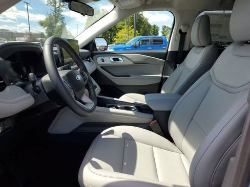 New 2026 Ford Explorer Active w/ Active Comfort Package AWD/4WD image 8