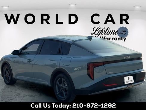 Certified 2025 Kia K4 image 5