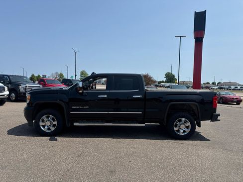 Used 2019 GMC Sierra 3500 Denali w/ Duramax Plus Package AWD/4WD image 2