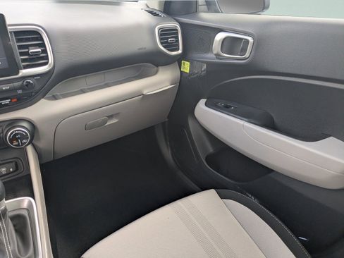 New 2026 Hyundai Venue SEL FWD image 18