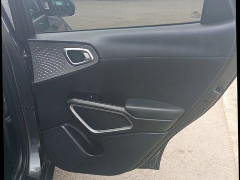 Used 2024 Kia Soul LX w/ Option Group 015 FWD image 17