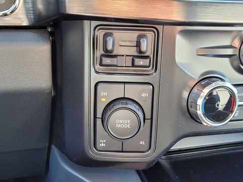 New 2026 Ford F250 Lariat w/ Lariat Premium Package AWD/4WD image 24