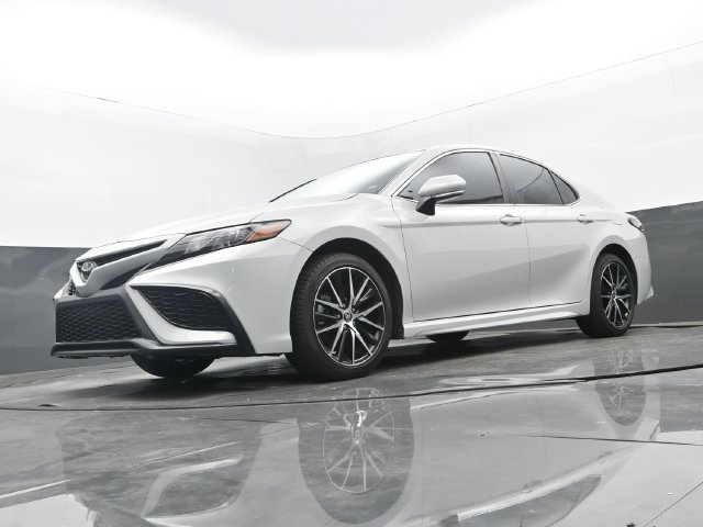 Used 2024 Toyota Camry SE FWD image 12