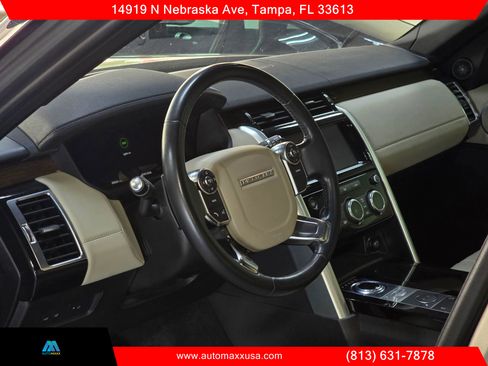 Used 2018 Land Rover Discovery HSE image 14