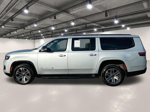 Used 2024 Jeep Wagoneer L Series II w/ Flexible Seating Group RWD image 13
