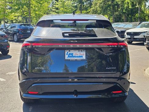 New 2025 Nissan Ariya AWD image 4