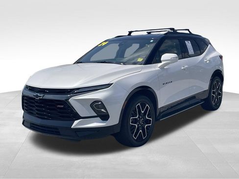 Used 2024 Chevrolet Blazer RS w/ Driver Confidence II Package FWD image 8