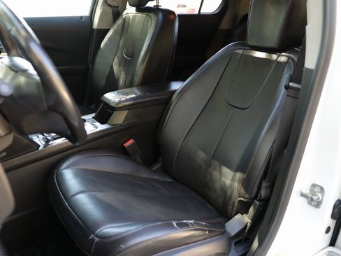 Used 2017 Chevrolet Equinox Premier w/ Enhanced Convenience Package image 23