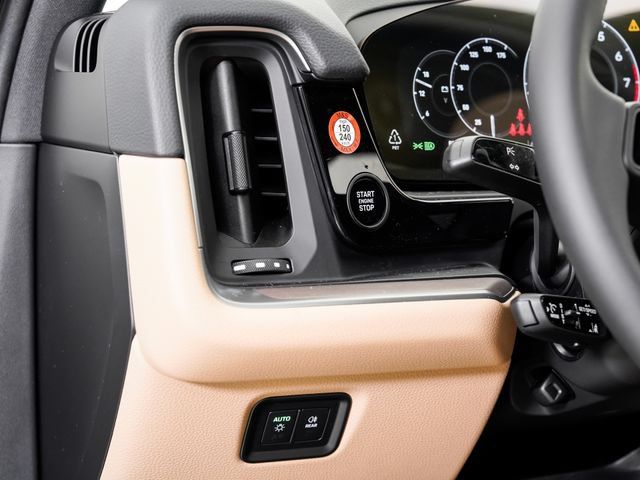 Certified 2026 Porsche Cayenne AWD/4WD image 9