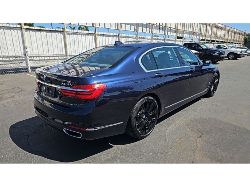 Used 2017 BMW 740i RWD image 7