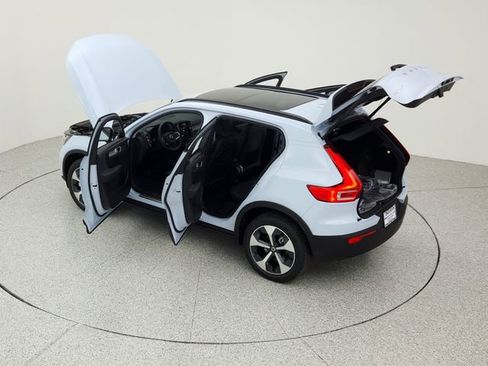 New 2026 Volvo XC40 B5 Plus w/ Protection Package Premier image 40