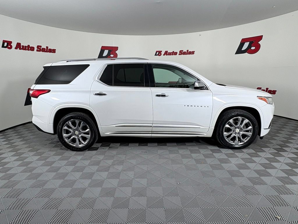 Used 2019 Chevrolet Traverse Premier w/ Driver Confidence II Package FWD image 7
