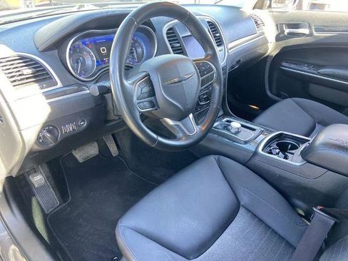 Used 2022 Chrysler 300 Touring w/ Sport Appearance Package image 6