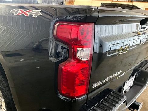 Certified 2022 Chevrolet Silverado 1500 LT image 8