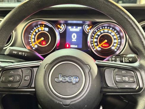 Used 2021 Jeep Wrangler Unlimited Sport image 37