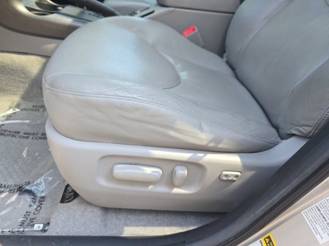 Used 2012 Toyota RAV4 Limited w/ Navigation Value Pkg AWD/4WD image 25