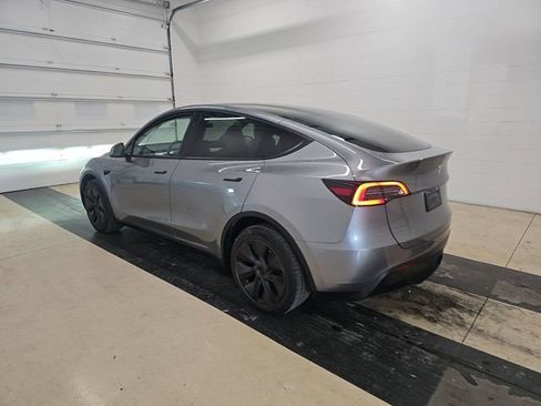 Used 2025 Tesla Model Y Long Range image 12