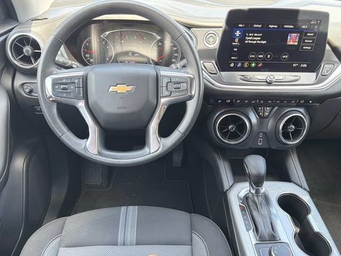 Used 2025 Chevrolet Blazer LT FWD image 20