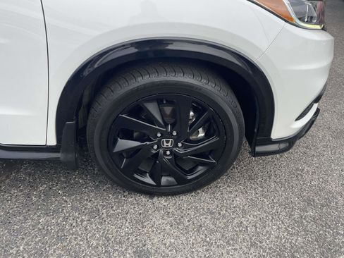 Used 2021 Honda HR-V Sport image 3
