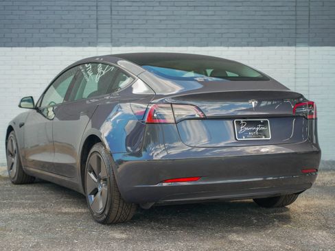 Used 2022 Tesla Model 3 Standard Range RWD image 7
