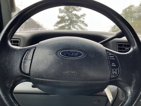 Used 2004 Ford F350 XL image 19