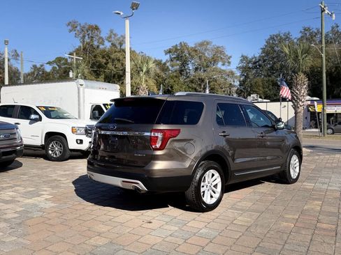 Used 2016 Ford Explorer XLT w/ Equipment Group 202A image 6
